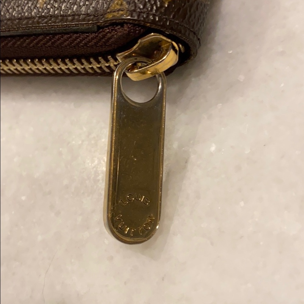 Louis Vuitton Wallet - Picture 2 of 5
